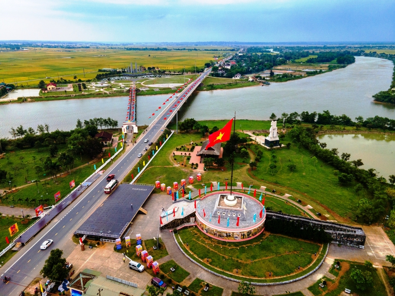 Cụm di tích quốc gia đặc biệt Hiền Lương - Bến Hải